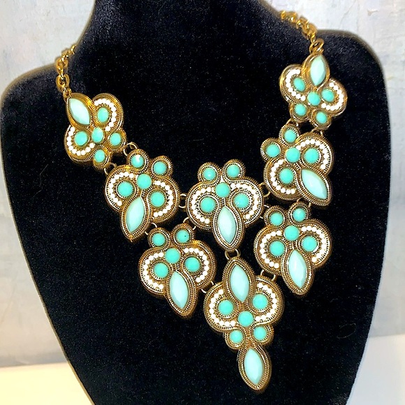 Gorgeous Blue Cabochon Bib Necklace - Picture 9 of 9